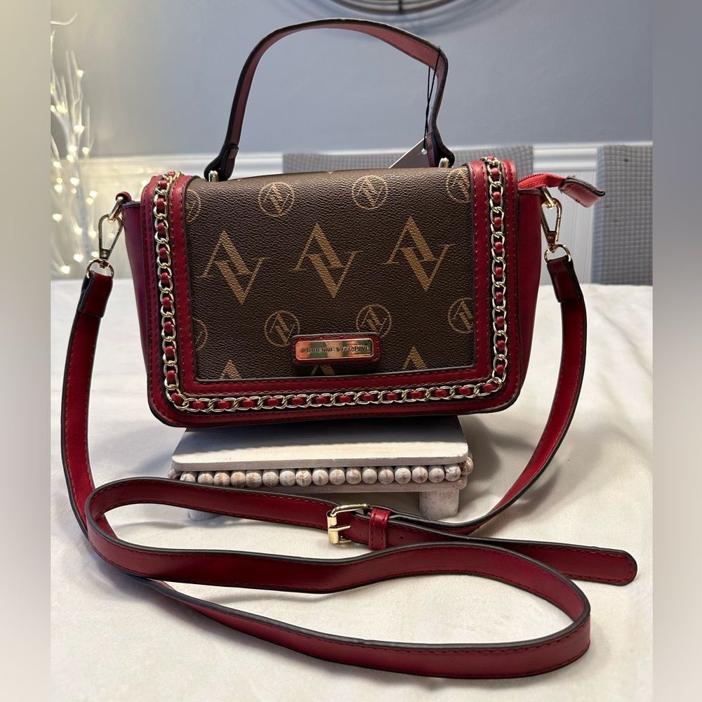 Adrienne Vittadini Hand/Shoulder Bar NWT